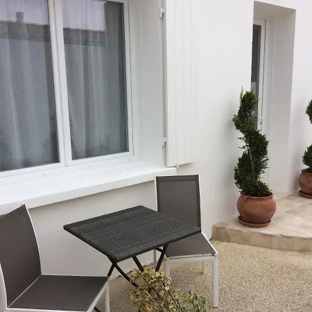 La Parenthese Guest house 3*